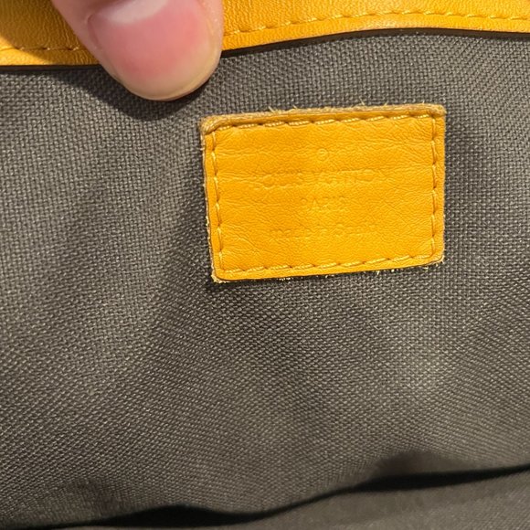 RARE!!!! LOUIS VUITTON TADAO MUSTARD DAMIER BAG - Picture 15 of 16
